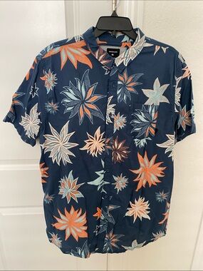 Quiksilver Men’s Navy Floral Short-Sleeve Button Shirt